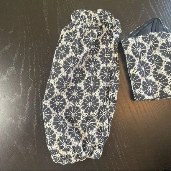 Bardot Kaela Broderie Off-Shoulder Navy Blue Top Size Small/4 embroidery - Picture 7 of 7